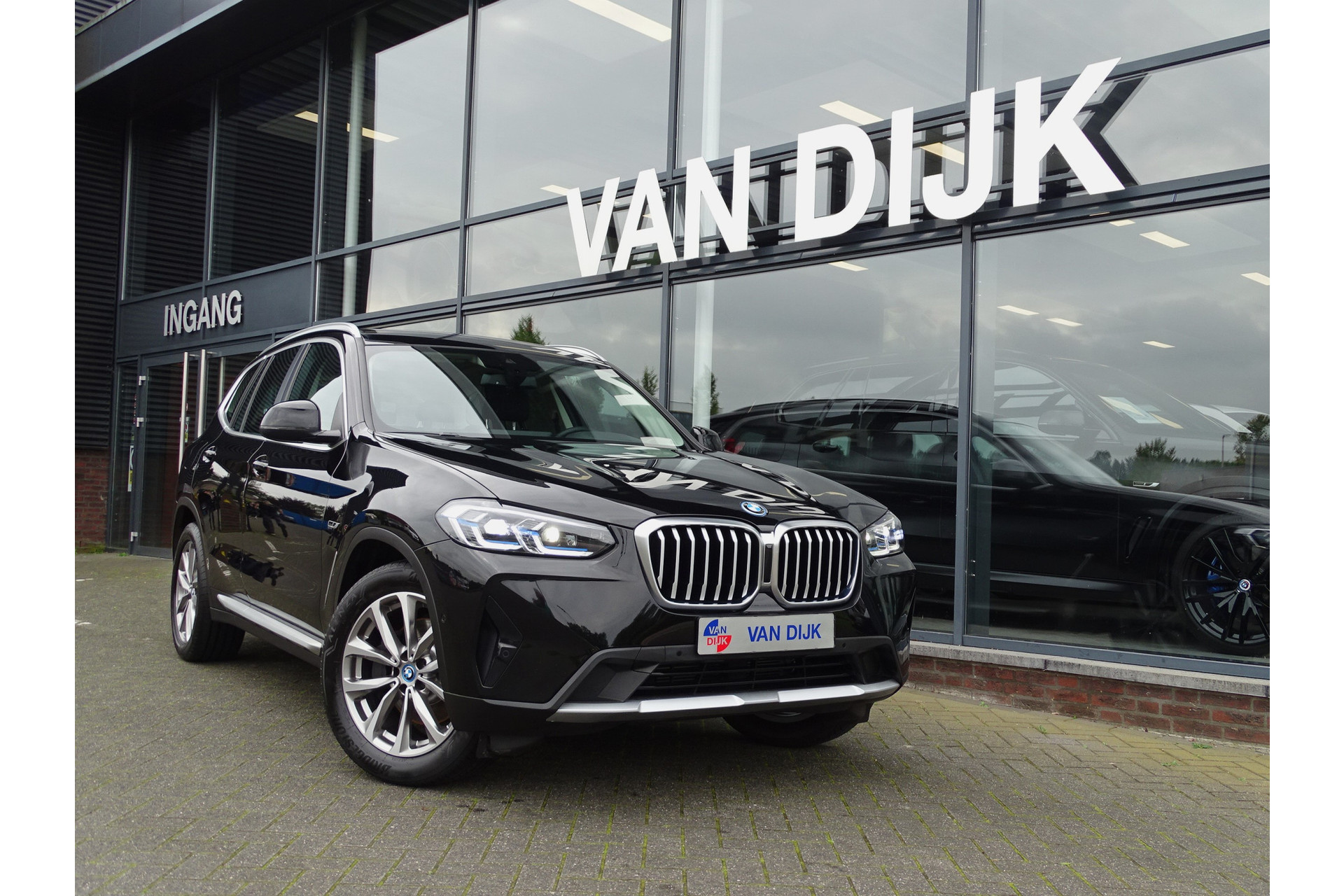 BMW X3 xDrive30e High Executive Trekhaak Comfort Head-up Laser Hifi Cockpit pro 19"LM Velgen