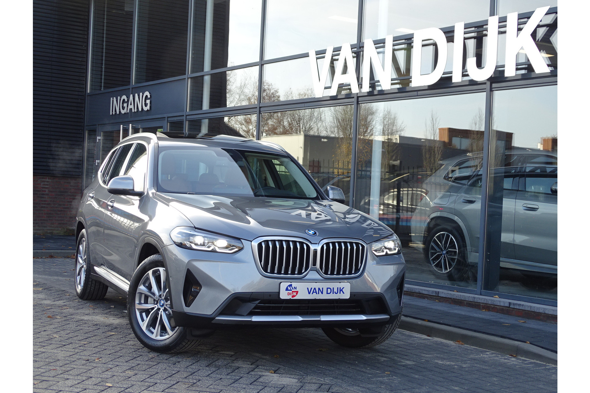 BMW X3 xDrive30e High Exe. Pano.Dak Elek.Trekhaak Head-up HiFi Driv.Ass. Cockpit Pro. Adaptief onderstel 19" LM Velgen