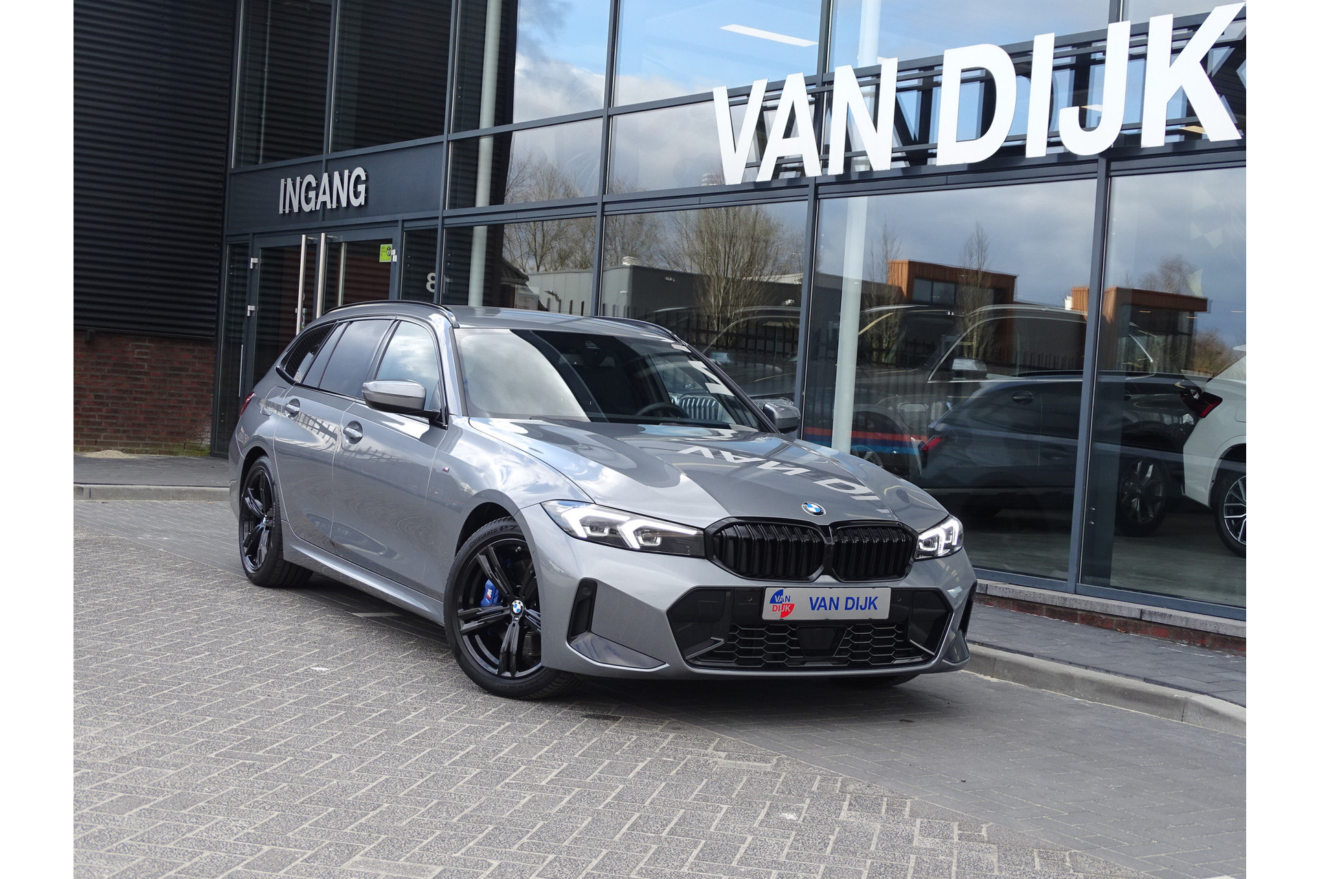 BMW 3 Serie Touring 330i M Sportpakket Active-cruis HiFi Park.Ass Camera Wildscreen Cockpit Plus 18"LM Velgen