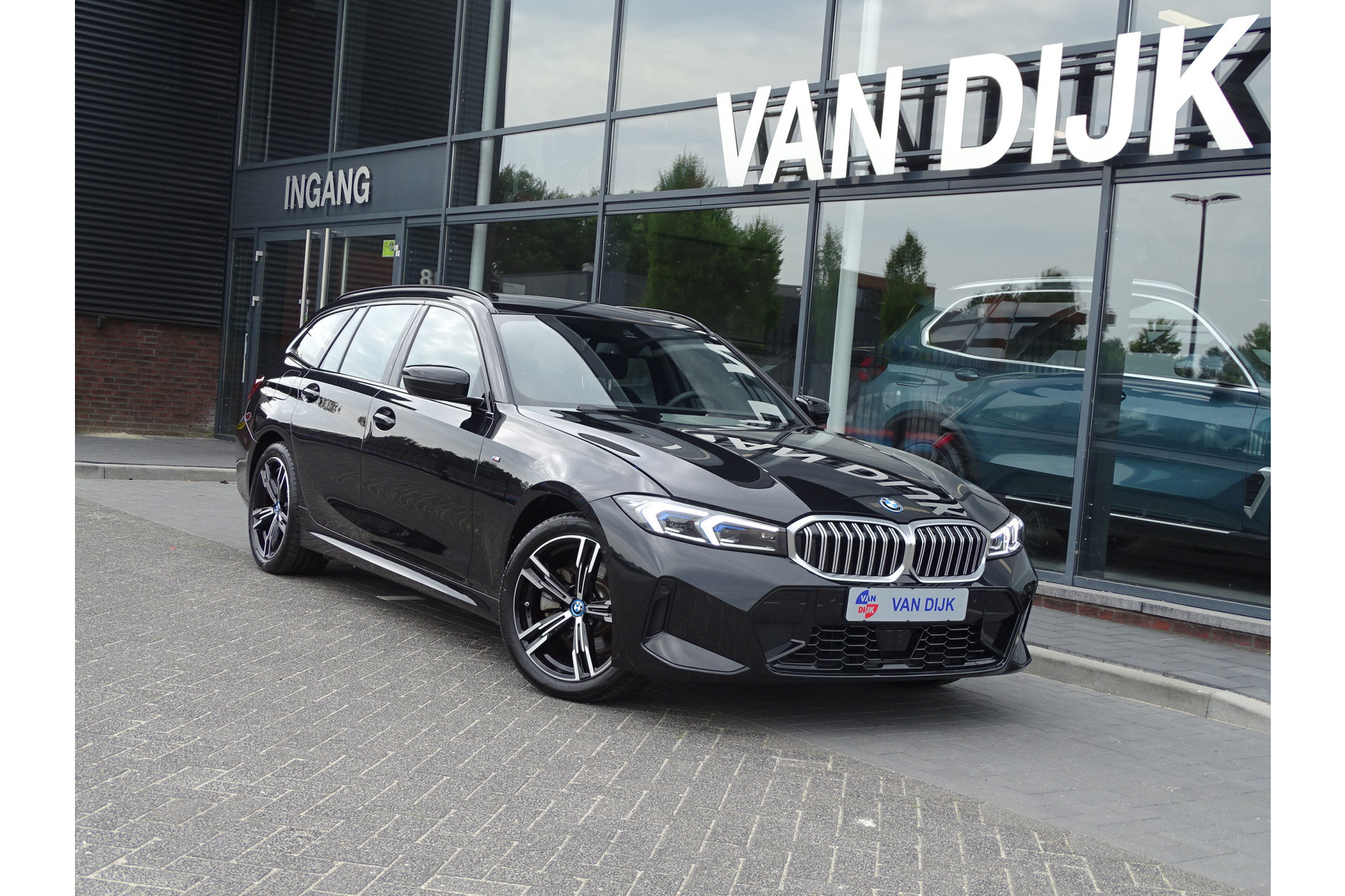 BMW 3 Serie Touring 330e M Sportpakket Elek.Trekhaak Active-Cruis HiFi Ada-Led Cockpit-Plus Parking-Pack 18" LM Velgen