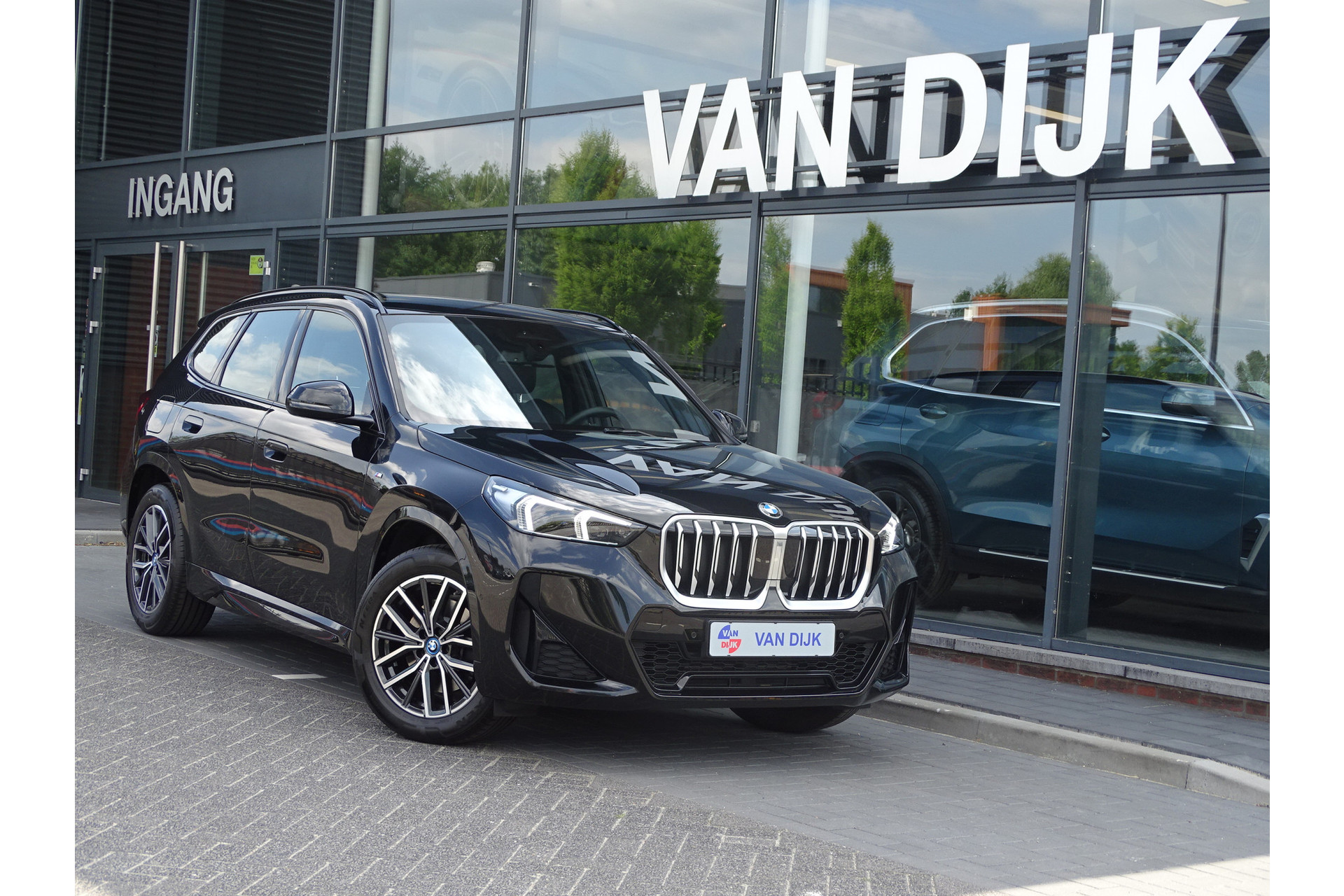 BMW X1 sDrive20i M sportpakket Elek-trekhaak Drive plus Elek.Sportstoel Ada-Led Ada M-Onderstel Harman Kardon 18''LM Velgen
