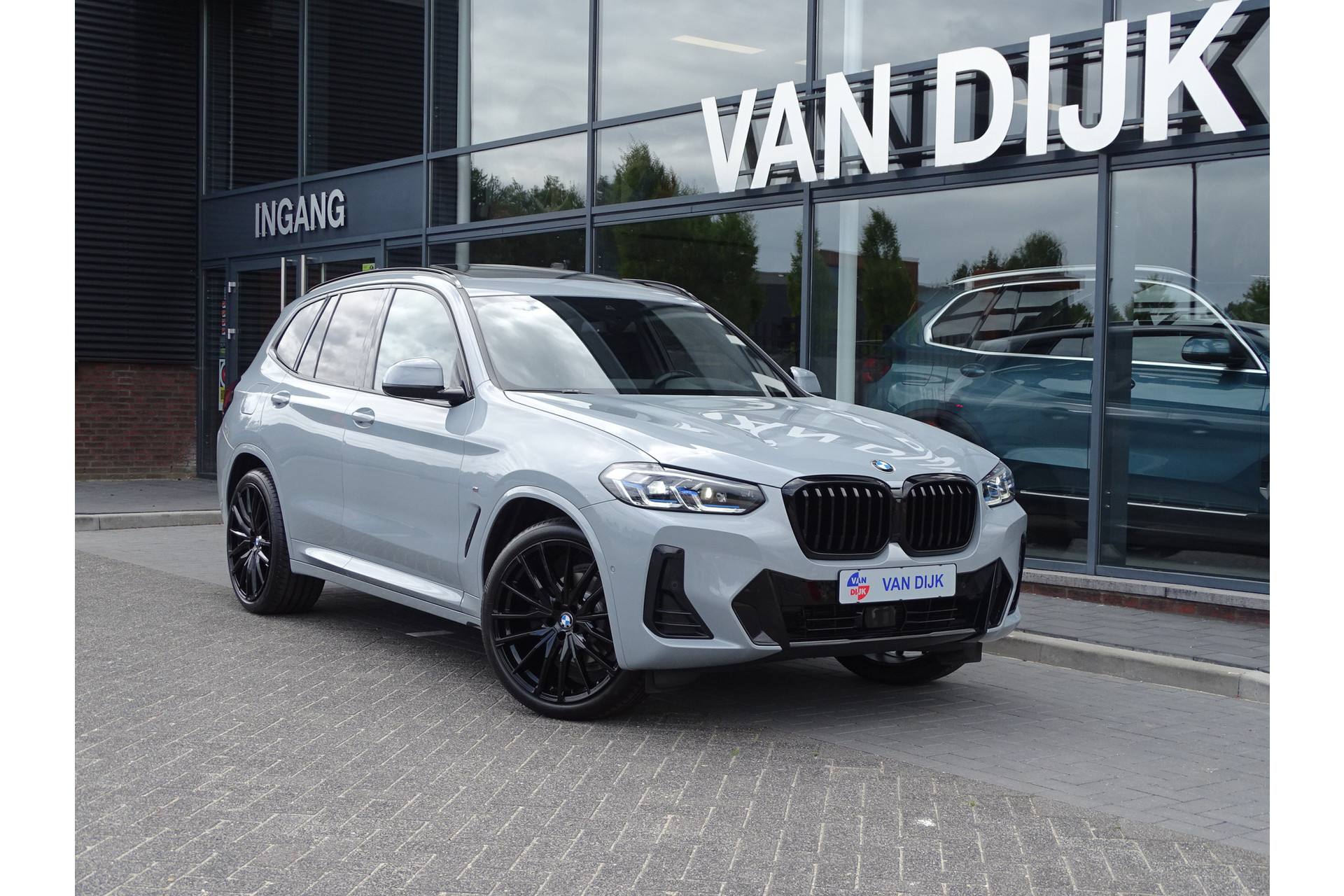BMW X3 xDrive20i M Sportpakket Pano.Dak Elek.trekhaak Harman-kardon Drive-ass Laserlicht Head-up Leder Active-Cruis 21"lm velgen